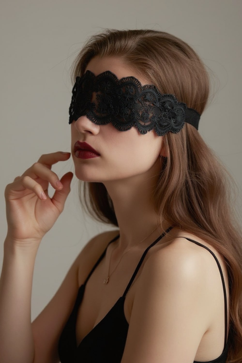 Masque Abigaël en dentelle Noir